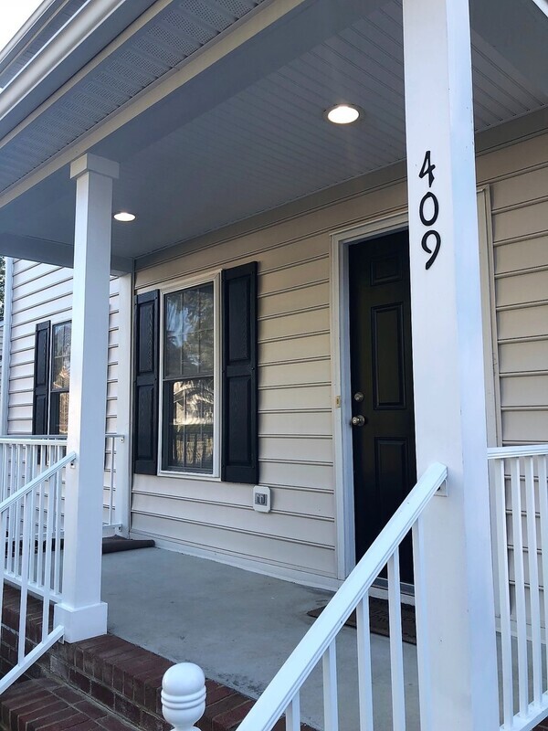 Building Photo - 409 Wilmer Ave