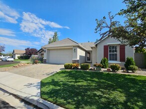 Building Photo - 415 Sysonby Ct