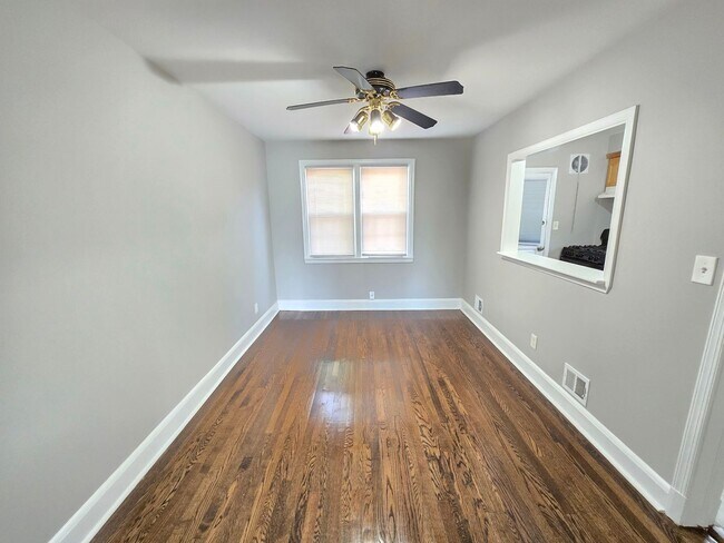 Foto del edificio - Beautiful 3 Bedroom 1 Bathroom East Baltim...