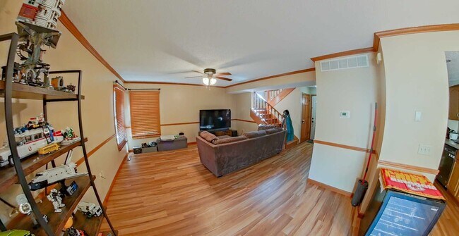 Foto del edificio - 3D Tour Available - Gorgeous West Side Home with Garage + Fenced in Back Yard! Available Now!