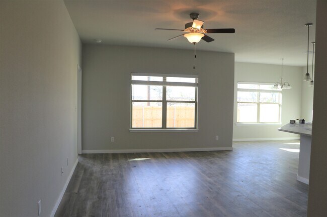 Building Photo - 612 Parkfield Ln