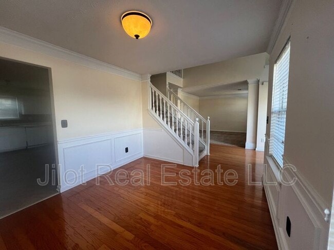 Foto del edificio - 1640 Bennett Dr