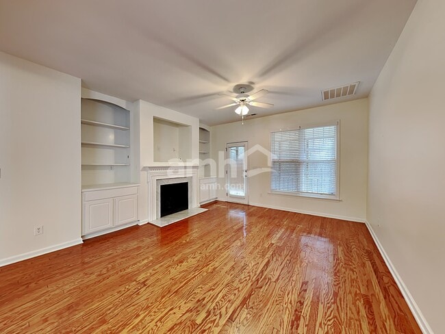 Building Photo - 220 Marino Pl