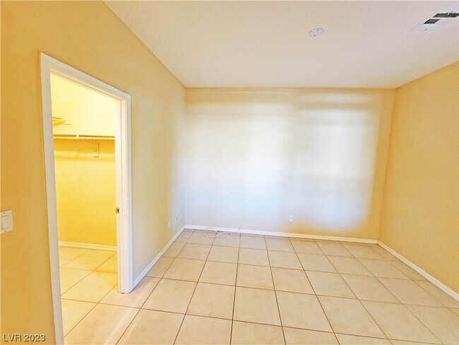 Building Photo - 5661 Ailanto Ave