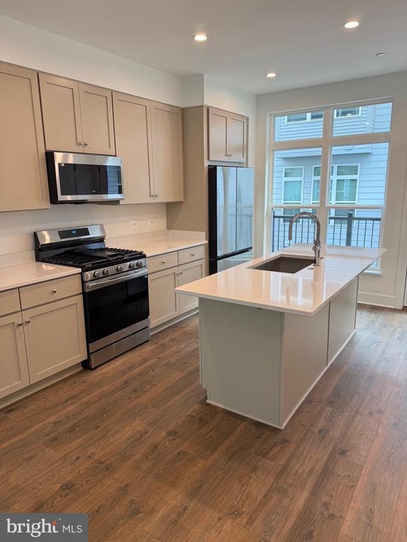 Foto del edificio - 2113 Tysons Ridgeline Rd
