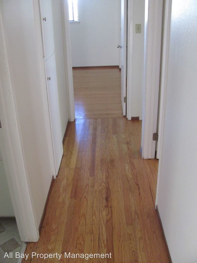 Building Photo - 3 br, 2 bath House - 3250 Ridge Crest Ct.