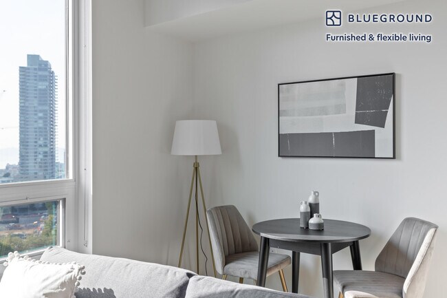 Foto del edificio - 210 8th Ave N