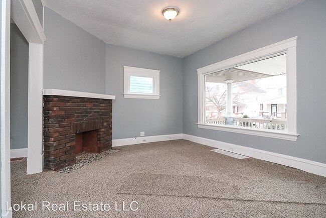 Building Photo - 3 br, 1 bath House - 3285 W 91st St