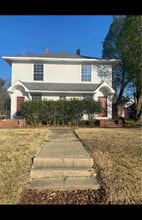 Building Photo - 220 S 13th St