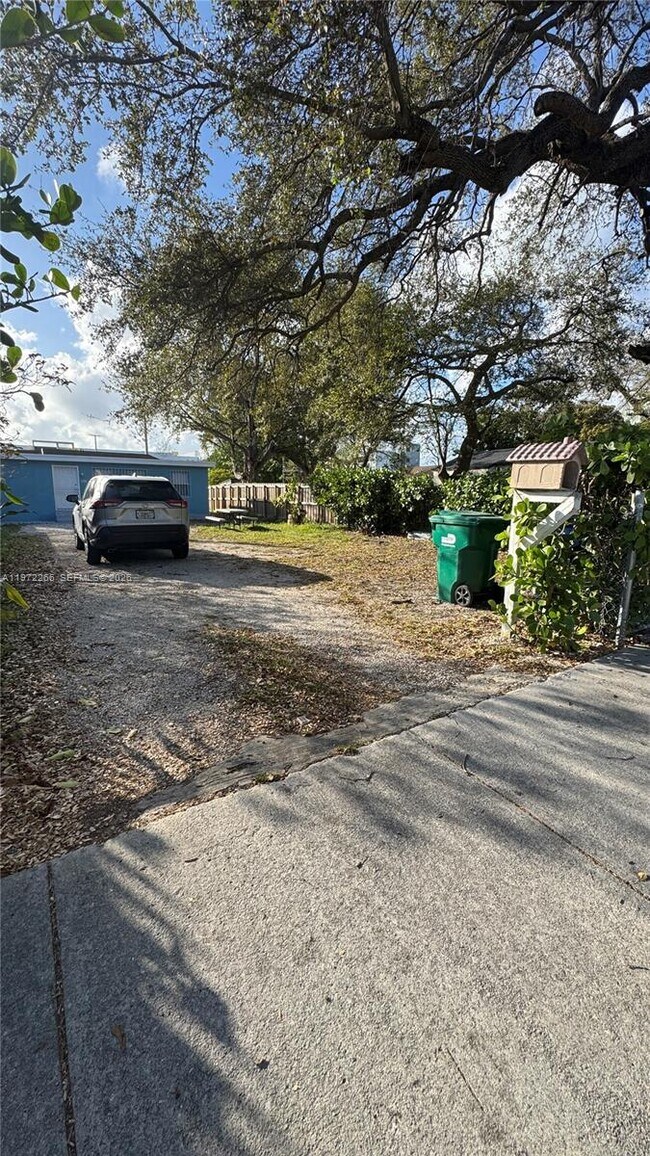 Foto del edificio - 5158 NW 23rd Ave