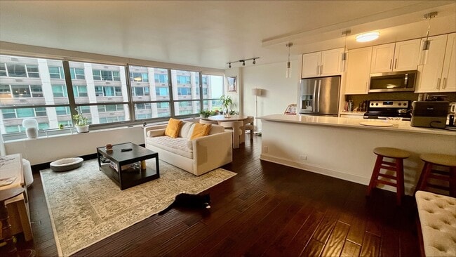 Building Photo - 3550 N Lake Shore Dr