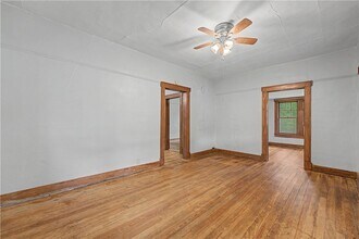 Building Photo - 810 N King St
