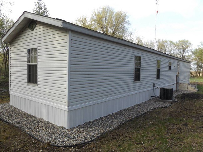 Foto del edificio - 16201 County Rd 4 SE