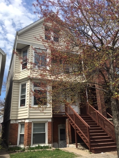 Building Photo - 3630 N Hermitage Ave