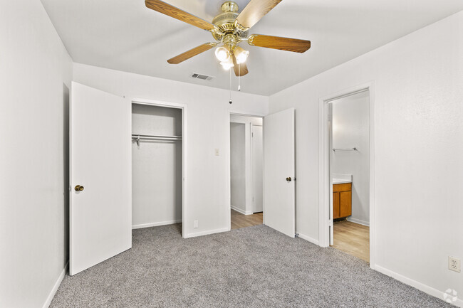 2BR, 1BA - 795SF - 1st Bedroom - The Patrick