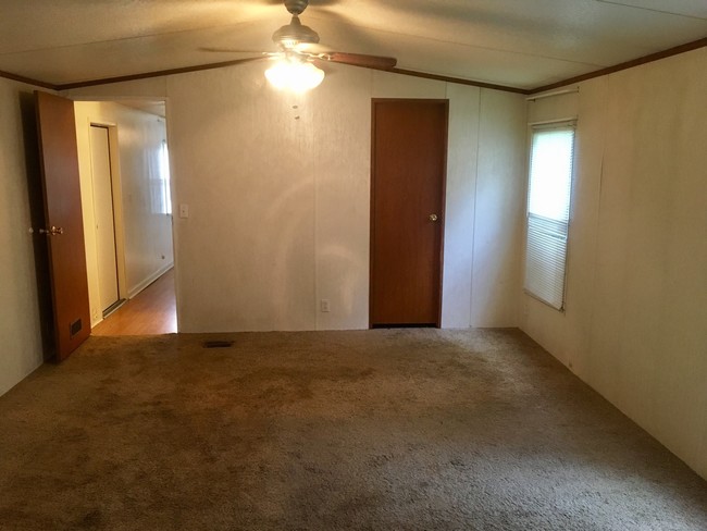 Building Photo - 2700 Holly Grove Church Rd
