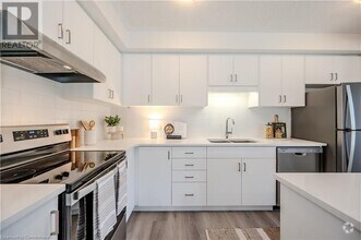 Building Photo - 32 REVERIE Wy
