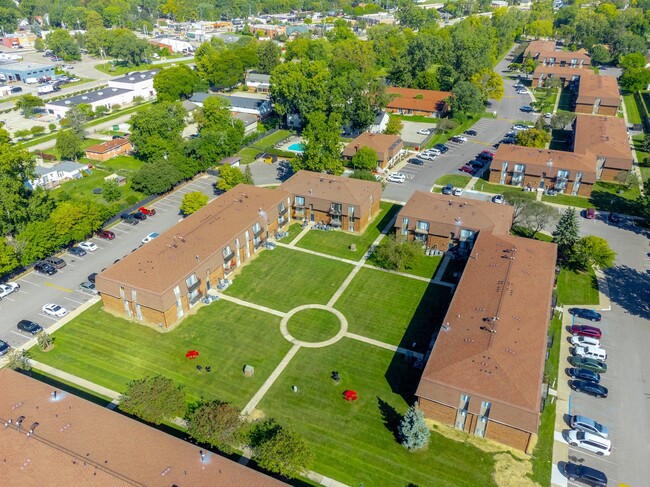 Building Photo - Knottingham Apartments