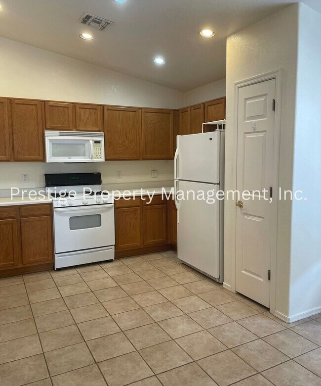 Foto del edificio - Charming All Tile 4/2 Rita Ranch Home