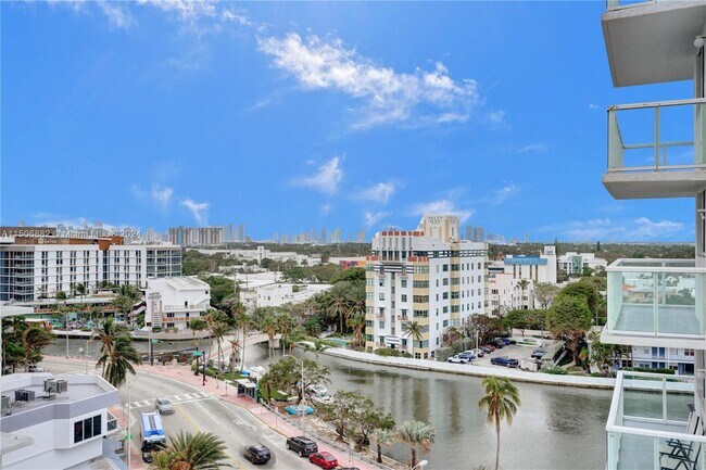 Foto del edificio - 2457 Collins Ave