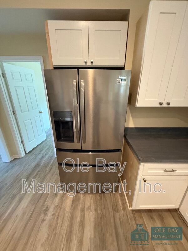 Foto del edificio - 5011 Highcrest Dr