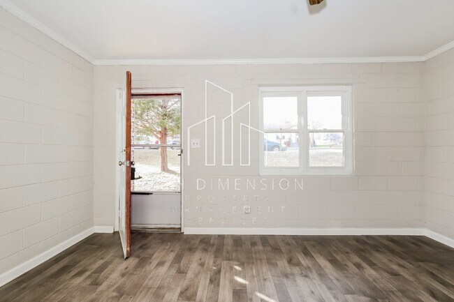 Building Photo - 2 Bedroom 1 Bath High Point Duplex