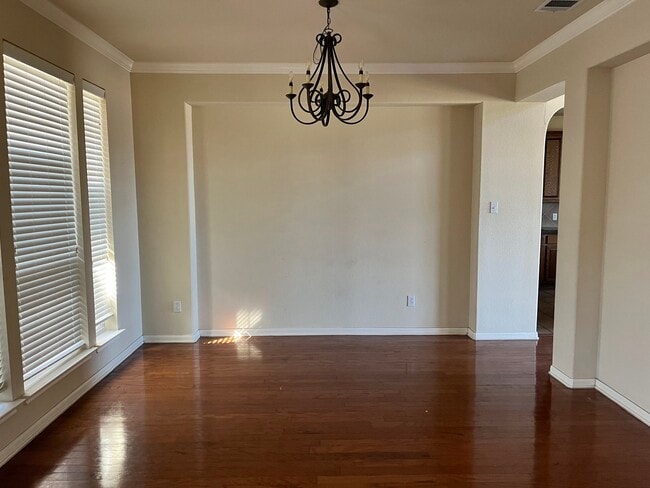 Building Photo - 3007 Covington Pl