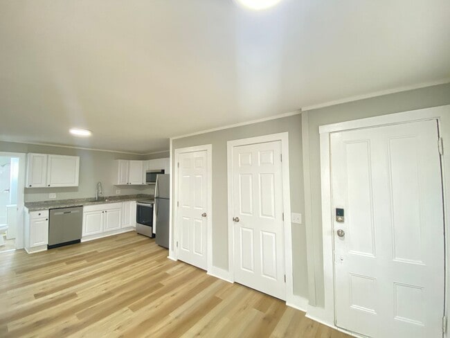 Foto del edificio - 241 S Main St