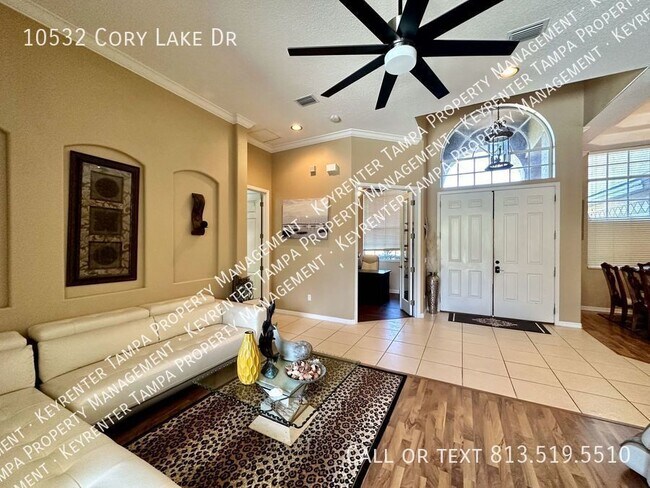 Foto del edificio - Fully furnished 5 Bed/ 4 Bath Rental!
