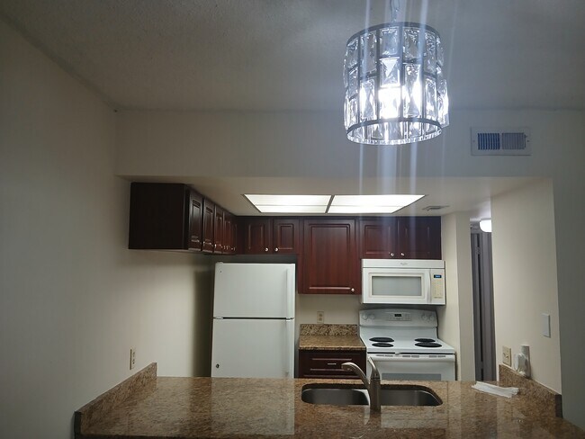 Building Photo - 4810 S Dauphin Ave