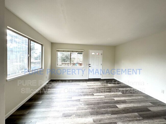 Building Photo - 985 30th Ave