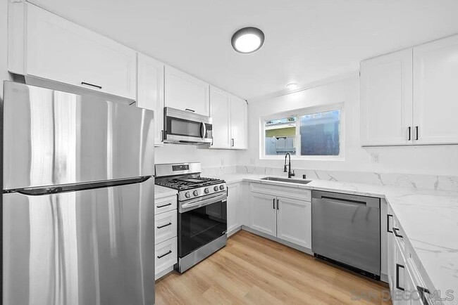 Building Photo - 378-80 7th St