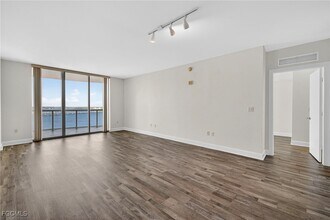 Building Photo - 3000 Oasis Grand Blvd Building Photo - 3000 Oasis Grand Blvd