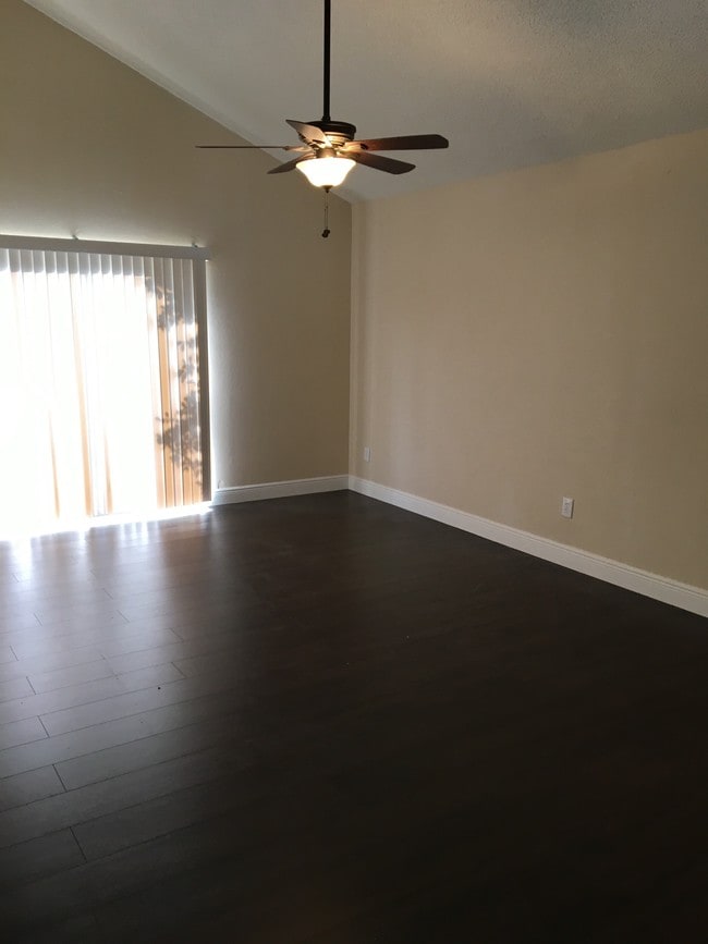 Building Photo - 17466 Dumont Dr