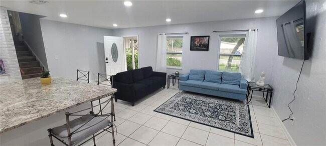Foto del edificio - 7610 W Henry Ave