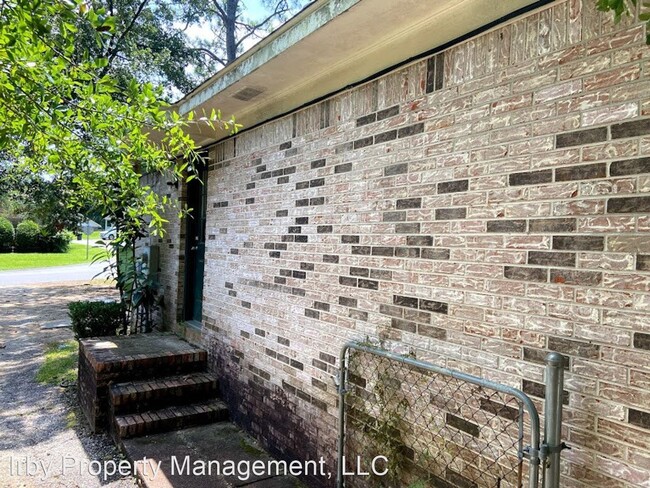 Building Photo - 3 br, 2 bath House - 838 Pine Run Rd