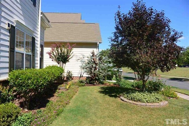 Building Photo - 712 CALLAY Hill Way