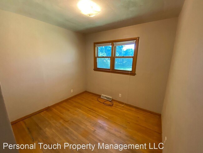 Building Photo - 4 br, 1 bath House - 1503 15th St S