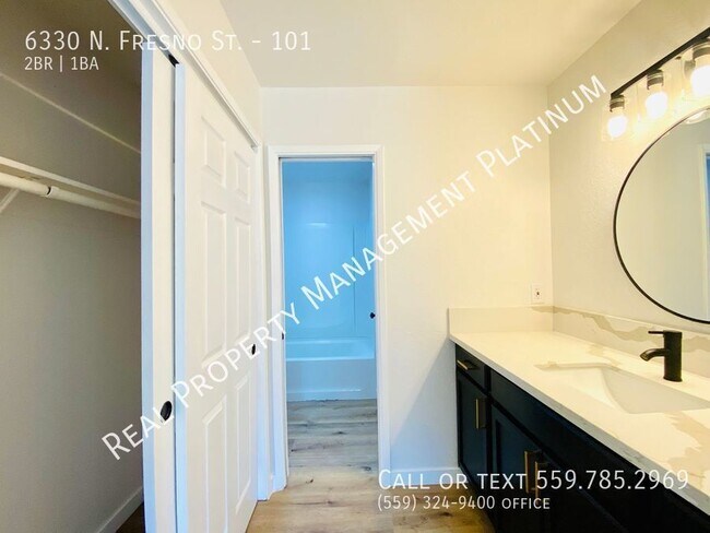 Building Photo - $1,695 Beautiful Remodeled 2 Bedroom Townh...