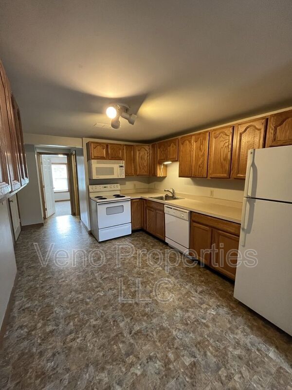 Foto del edificio - 12 Gas Plant Rd