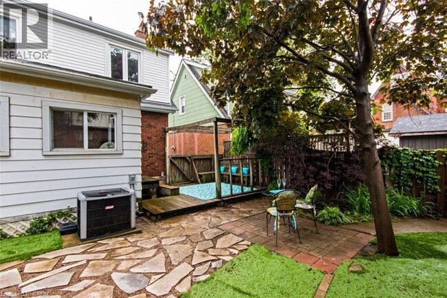 Building Photo - 19 GILMORE Place