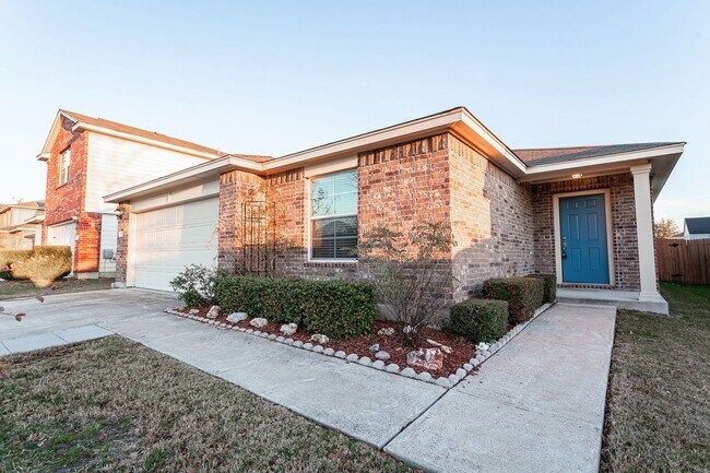 Foto del edificio - Inviting 4/BR 2/BA Home with Spacious Back...