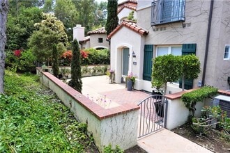 Building Photo - 20 Tranto Dr