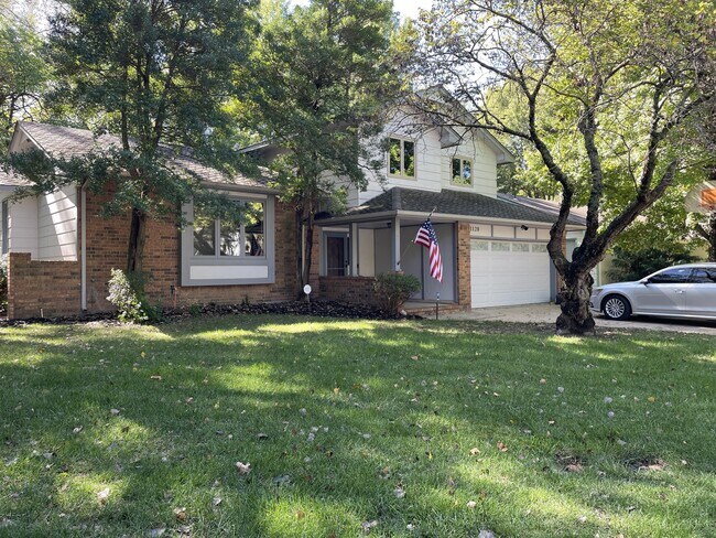 Foto del edificio - 1120 E James St