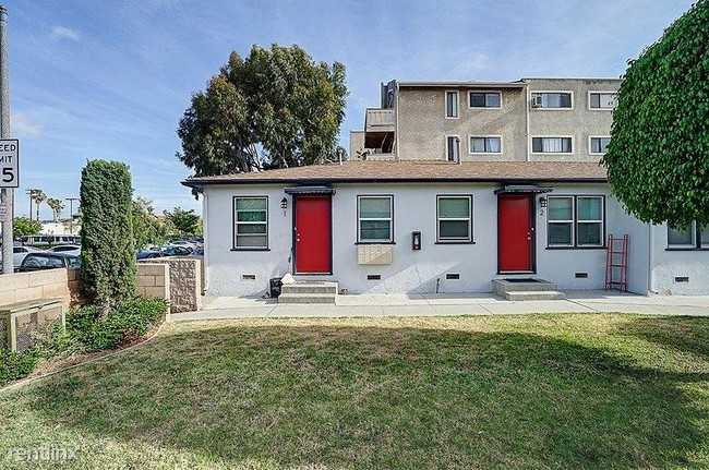 Building Photo - 1 br, 1 bath Apartment - 1741 Cedar Avenue 3