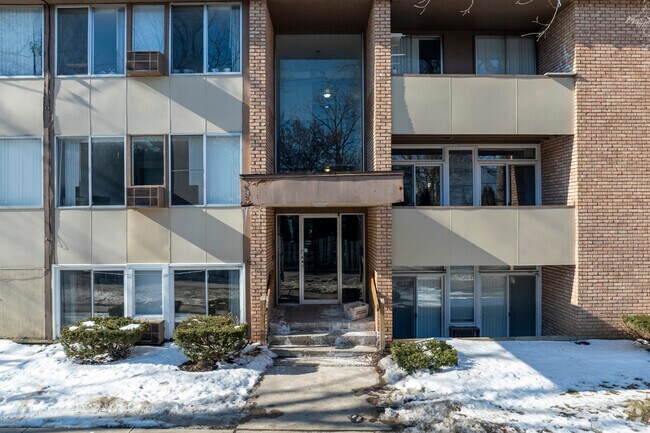 Foto del edificio - 1305 S Congress St