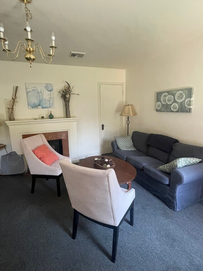 Living room - 3621 S St NW