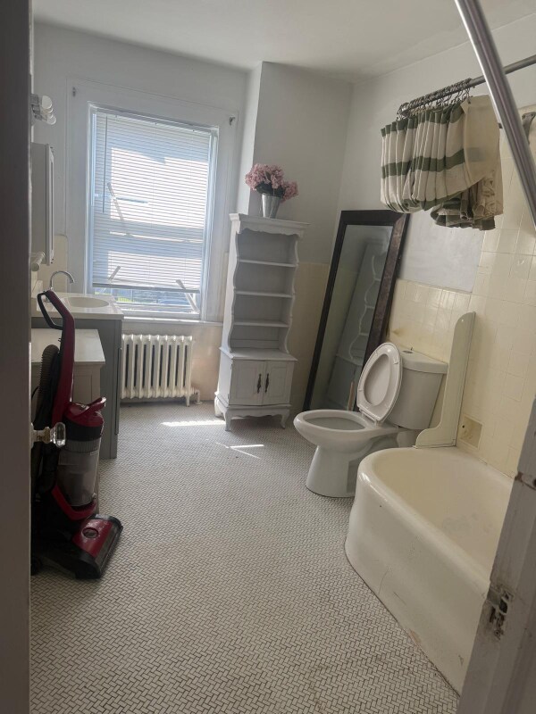 Foto principal - 383 Mt Prospect Ave