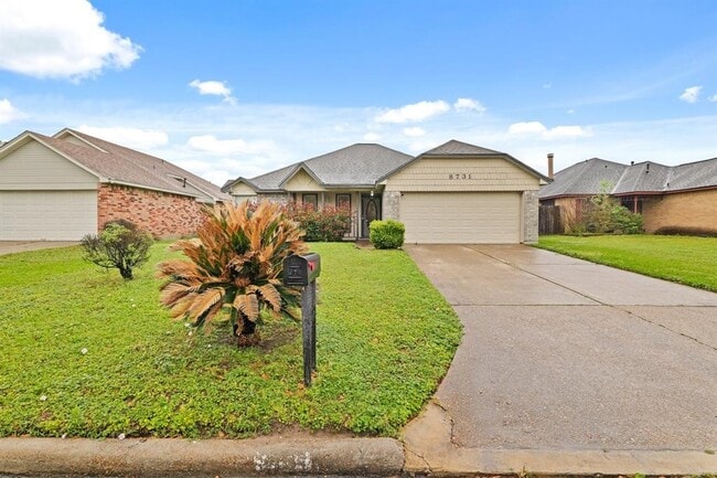 Building Photo - 8731 Croteau Dr