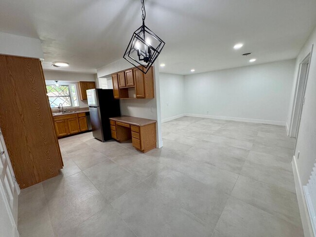 Foto del edificio - 3 Bedroom , 2 Bath home with office!